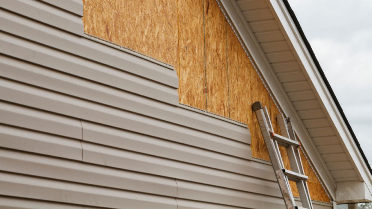 Siding Installation and Repairs