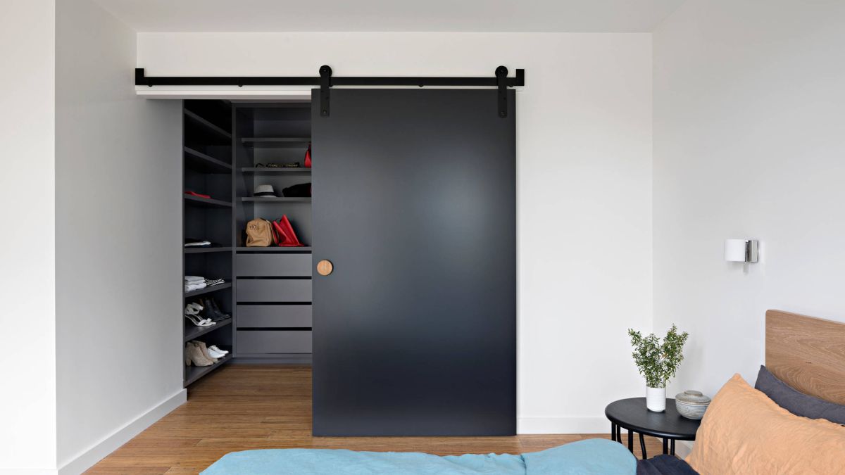 Sliding Door
