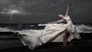 Why Choose an Oahu Flying Dress Photographer?