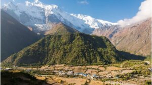 It Connects to the Annapurna Circuit